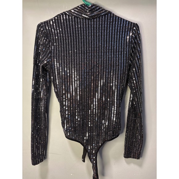 ASTR The Label With A Twist Bodysuit in Mirror Sequin Deep V-Neck Bodysuit Small - Picture 5 of 7